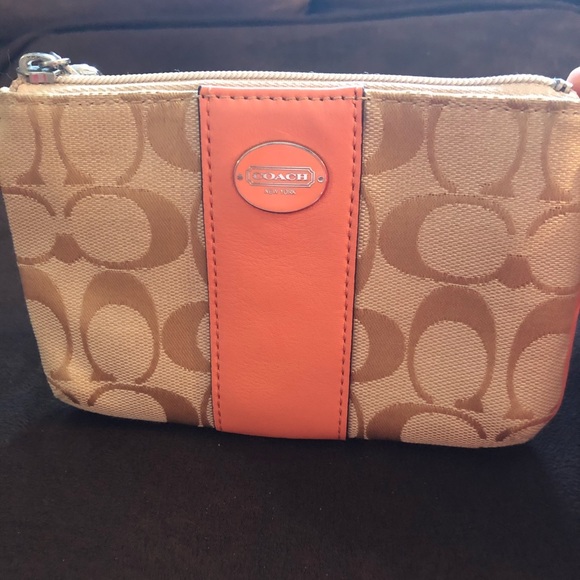 Coach wristlet - barely used! - Picture 2 of 6